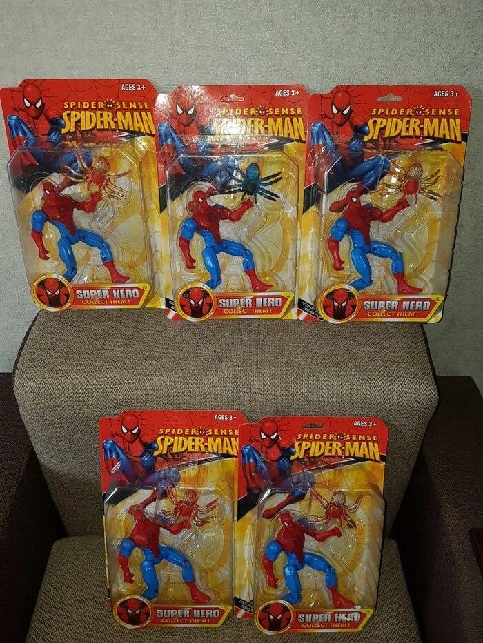 Фігурка Супергероя Спайдермен + паук, вис. 18 см, освітлення, Рухомі частини тіла. від компанії Artiv - Інтернет-магазин - фото 1