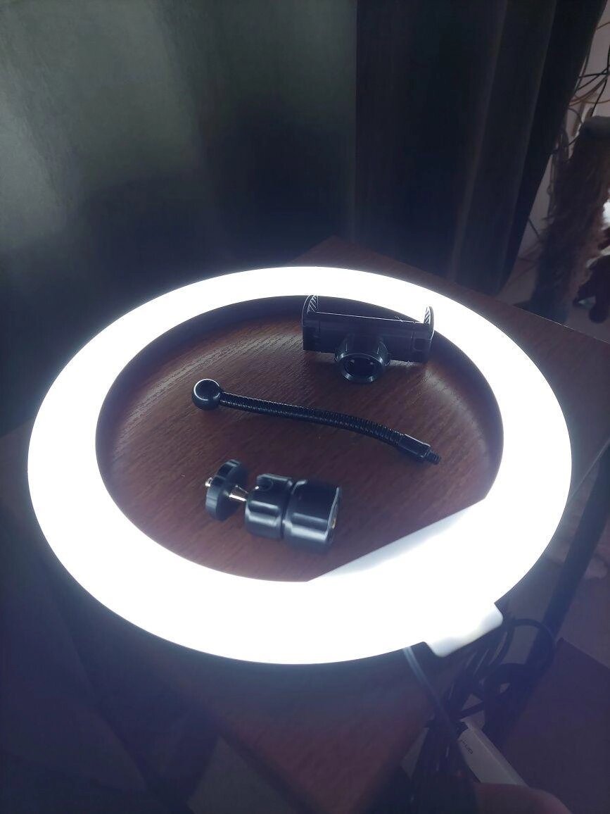 Кільцева лампа 26см + штатив у подарунок від компанії Artiv - Інтернет-магазин - фото 1