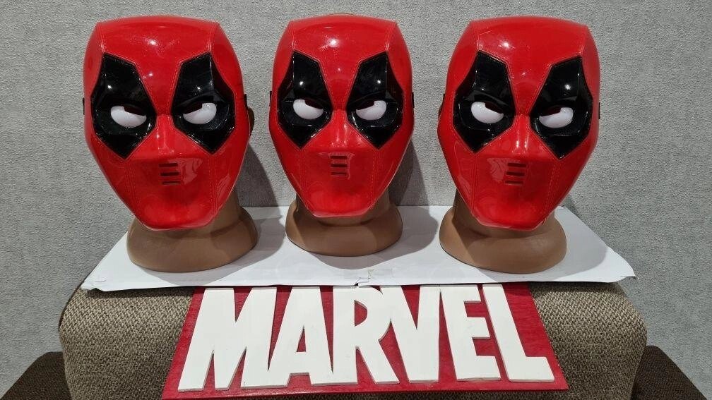 Маски Дедпула /Deadpool/ Уейд Уїнстон, з неоною підсвіткою, нові. від компанії Artiv - Інтернет-магазин - фото 1