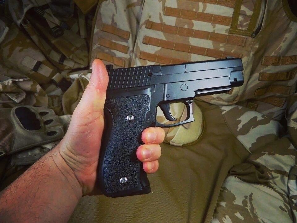 Металевий пістолет іграшковий SigSauer P226 G26 на кулях 6мм від компанії Artiv - Інтернет-магазин - фото 1