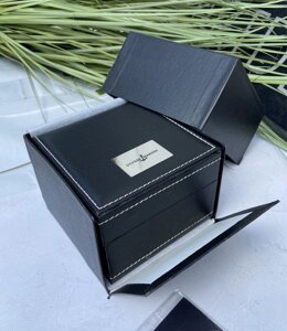 Коробка для годинника з лого уліс нардин, шопард, бауммісье. Ulysse Nardin
