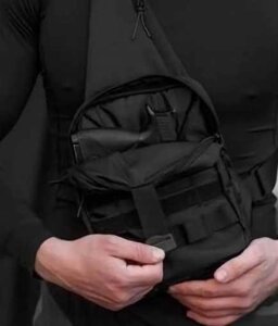 Тактична чорна чоловіча сумка через груди HIDEGUN стропа