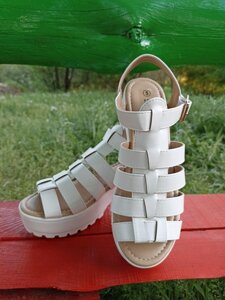 Нові сандалі сандалі білі krush since