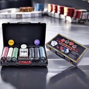 Набір для покера в кейсі на 200 або 300 фішок із номіналом