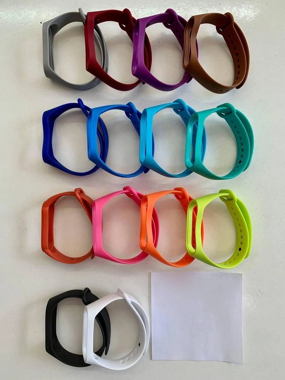 Ремінець для Xiaomi Mi Band 4 однотонний силіконовий кольоровий застібка від компанії Artiv - Інтернет-магазин - фото 1