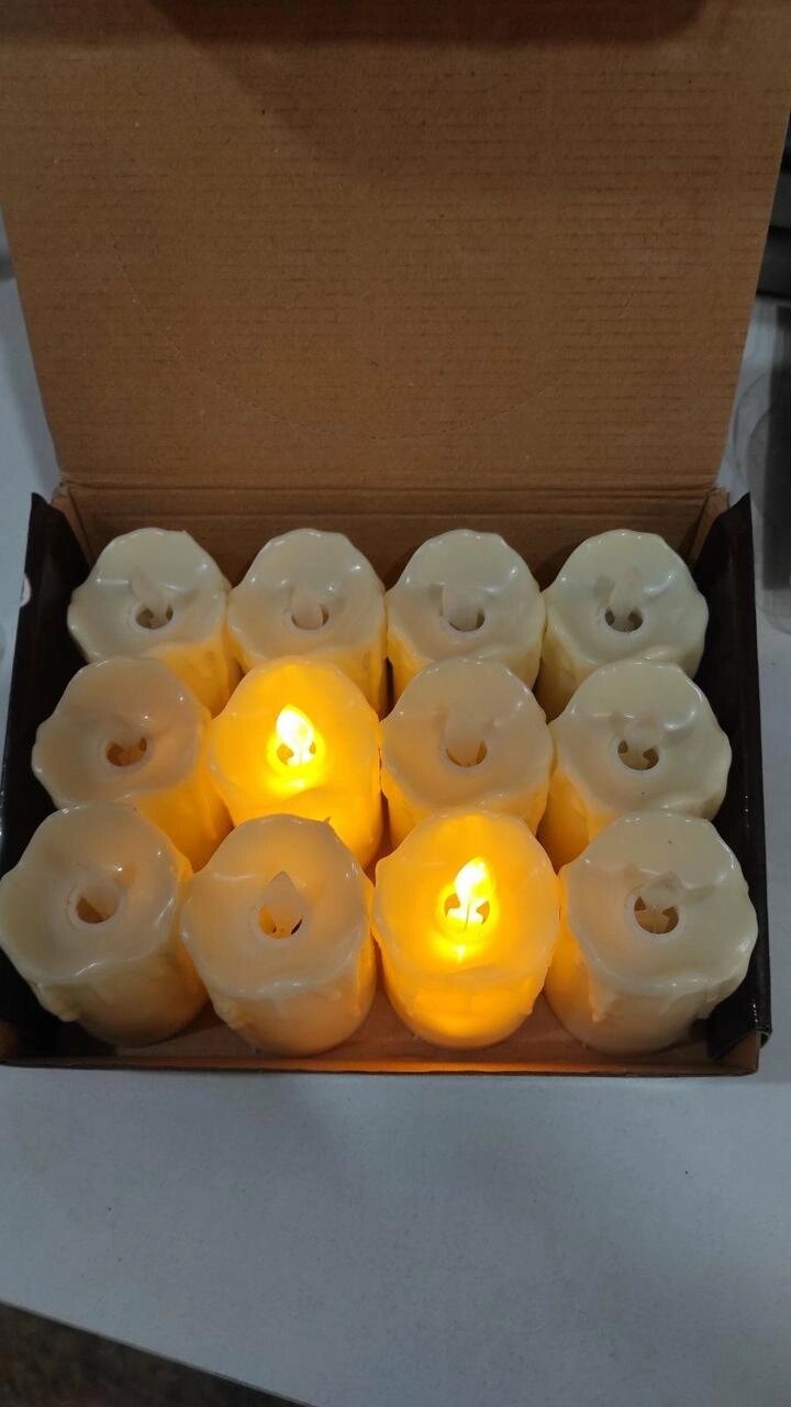 Розпродаж! Світлодіодні свічки з імітацією полум'я набір 12шт від компанії Artiv - Інтернет-магазин - фото 1