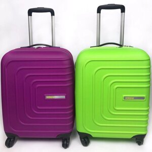 Ручна поклажа American Tourister. Новий, Гіриг. Кольор: зелений, рожевий, чорний