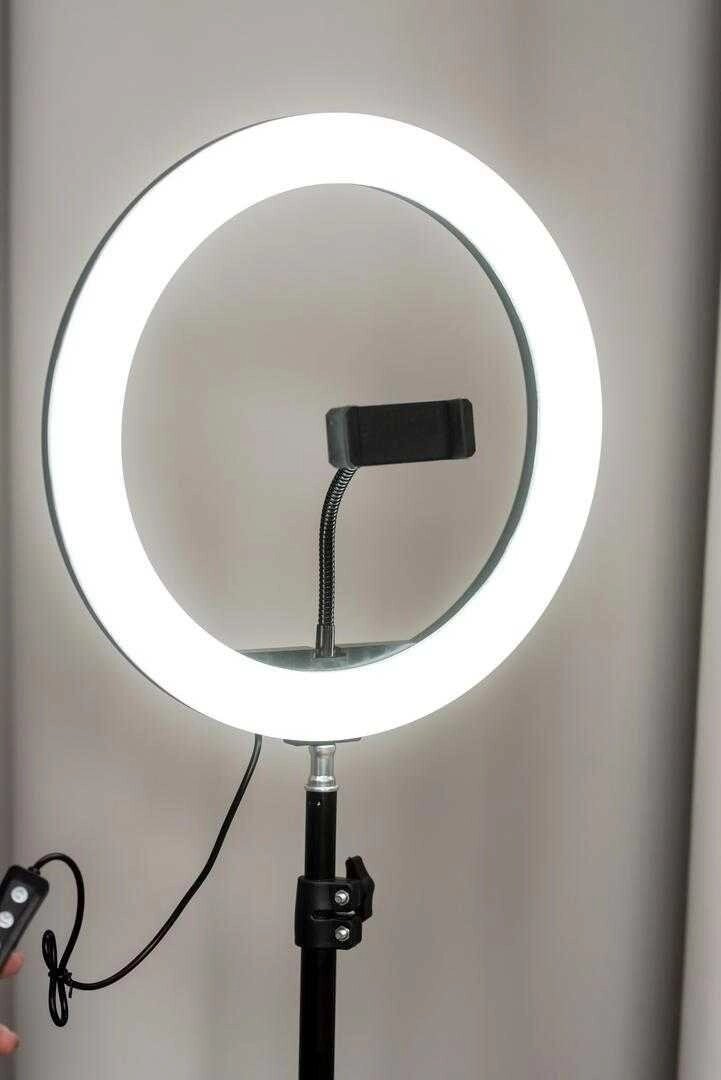 Велика кільцева led лампа 33 см, професійне освітлення! від компанії Artiv - Інтернет-магазин - фото 1