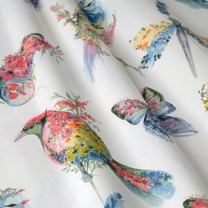 Декоративна тканина з великими барвистими птахами і метеликами на білому Іспанія 84643v1 в Хмельницкой области от компании Салон штор Arsian Textile