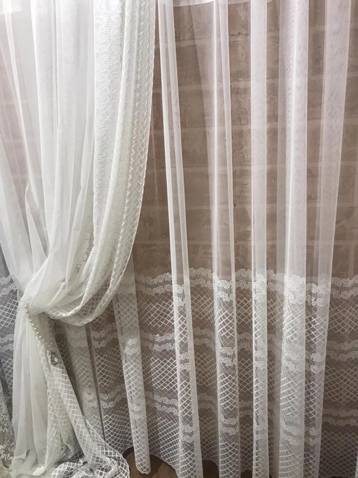 Тюль біла з вишитим низом ромби і завитки від компанії Салон штор Arsian Textile - фото 1