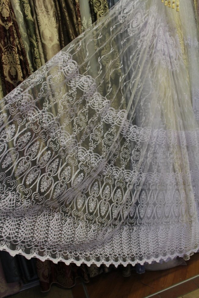 Тюль з блискучою білою вишивкою в вітальню, спальну, зал! від компанії Салон штор Arsian Textile - фото 1