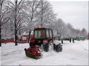 Трактор навантажувач для прибирання снігу Київ