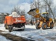 Прибирання снігу з території