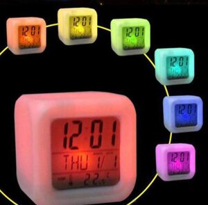 Годинник будильник з термометром, нічник, хамелеон
