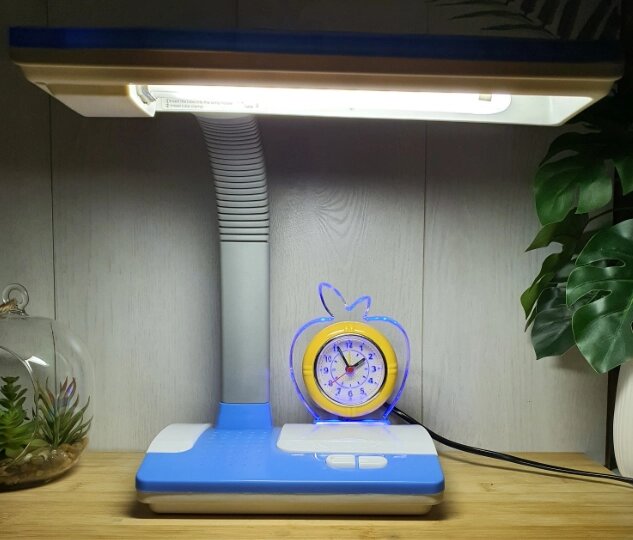 Настільна лампа Tinko 30102 Blue з годинником від компанії Світ Вентиляції - фото 1