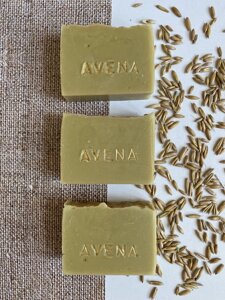 Натуральне вівсяне мило з шовком AVENA