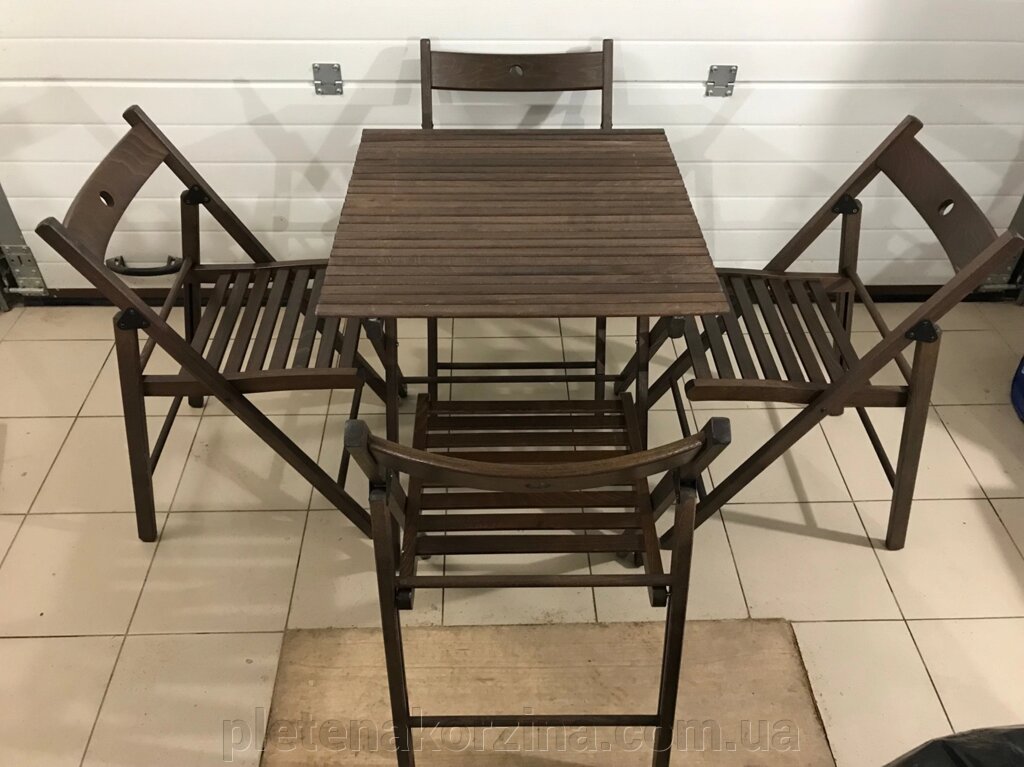 Набір темних складних дерев'яних стільців зі столом Арт.774т від компанії Плетена корзина - фото 1