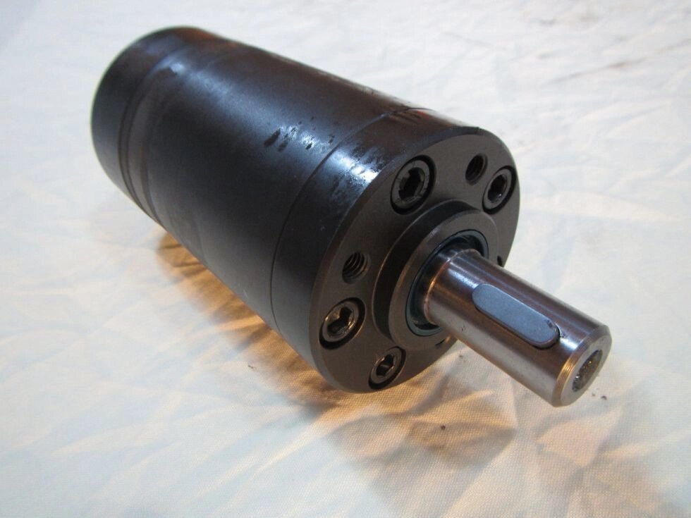 Гидромотор OMM20 для солерасбрасивателей від компанії Гідравлік Лайн - фото 1