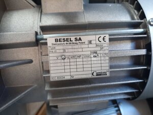 Електродвигун Besel 0.75 kW/кВт, 2 A систем кормороздання