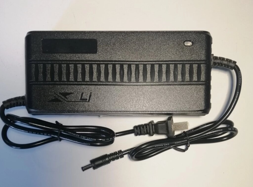 Зарядний пристрій для літієвих акумуляторів 60v 3A від компанії instrade - фото 1