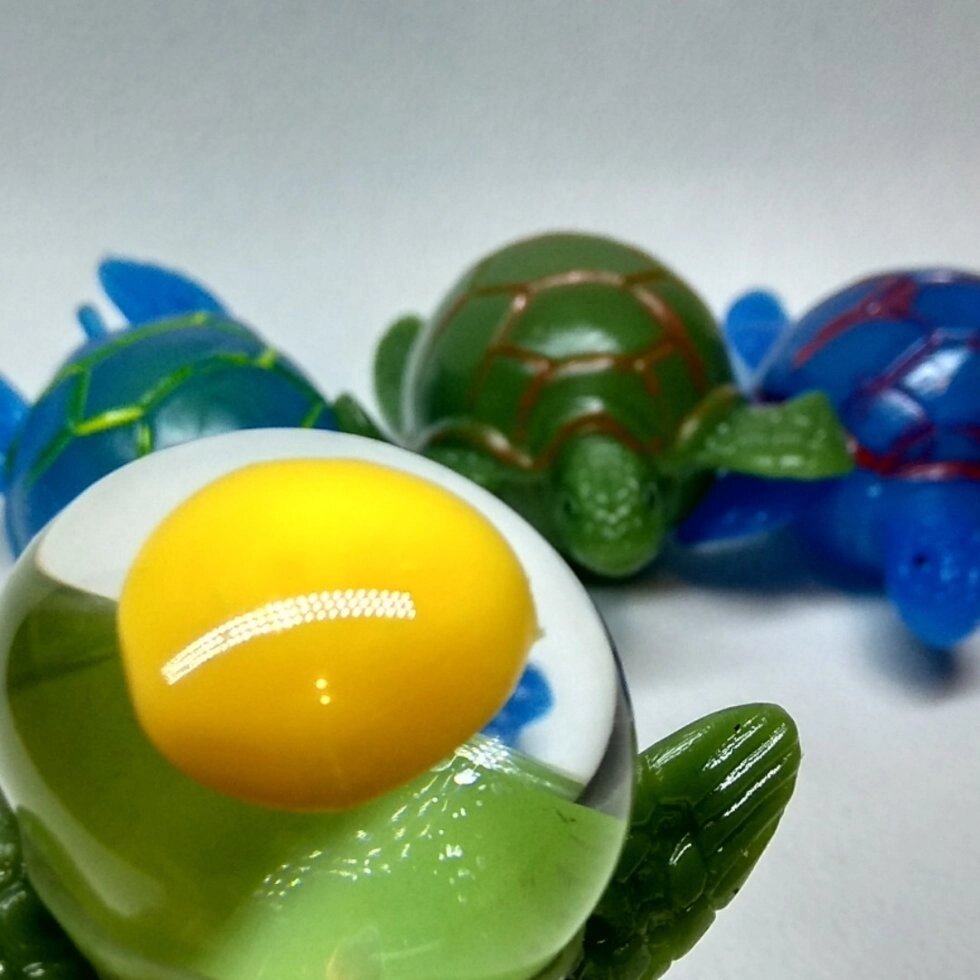 Черепаха \ жаба лизун з вилазить яйцем від компанії ІНТЕРНЕТ МАГАЗИН * ТВ-ШОП * - фото 1