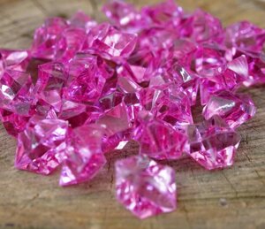 Декоративний наповнювач пластикові фрагменти рожевий