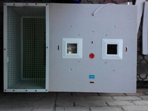 Брудер-інкубатор «Курка Ряба» автоматичний цифровий на 130 яєць