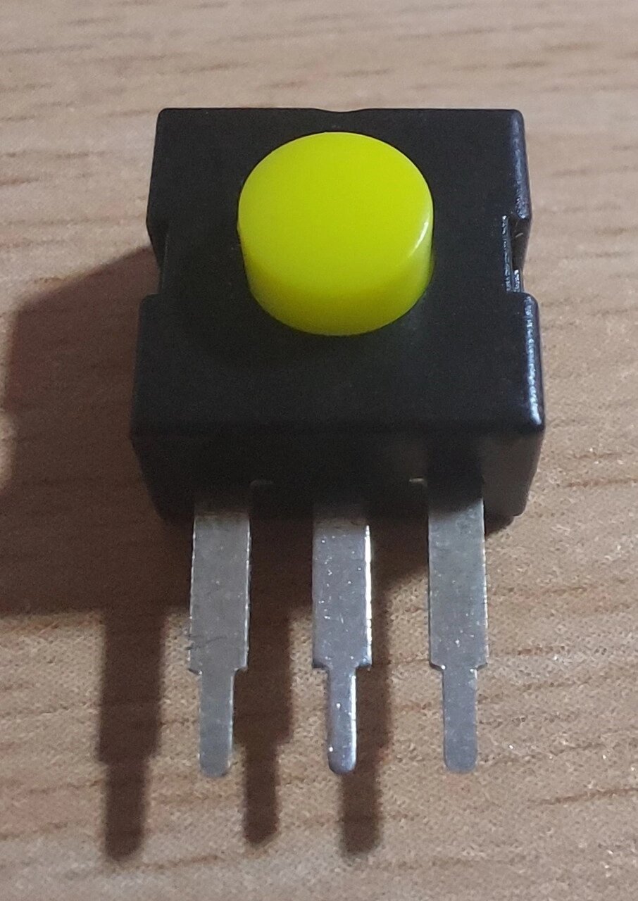 Кнопковий 3-х позиційний перемикач (контакти збоку) жовта кнопка від компанії Кратус - фото 1