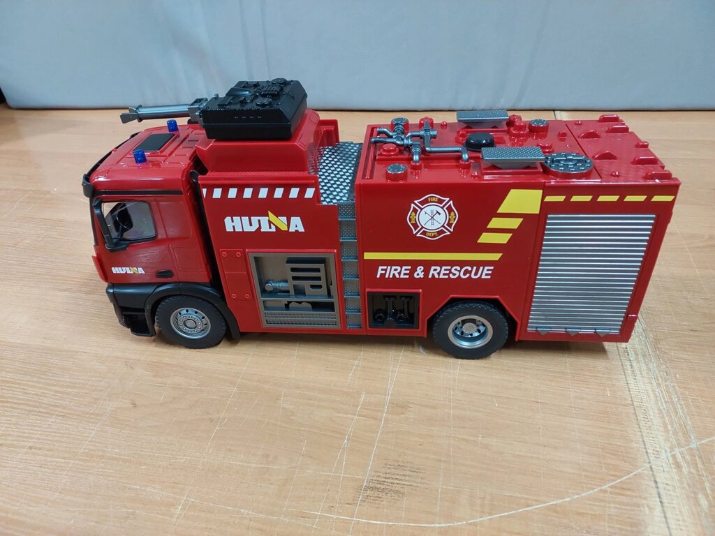Пожежна машина Huina на радіокеруванні 1562 від компанії Кратус - фото 1