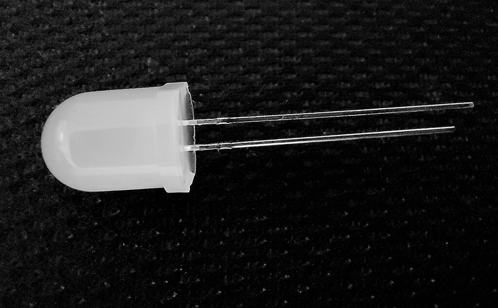 Світлодіод яскраво-білий матовий холодний 10 мм 3 В від компанії Кратус - фото 1