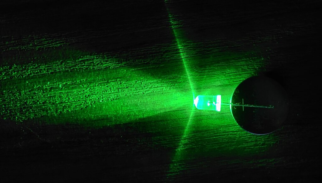 Світлодіод яскраво-зелений 5 мм 3 В 20 шт. від компанії Кратус - фото 1