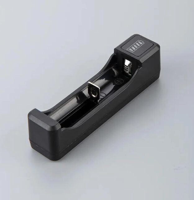 Зарядний пристрій із виходом USB для Li-ion акумуляторних батарей (1 слот) від компанії Кратус - фото 1