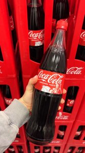 Напій Coca-Cola Limited Edition у склі 1л