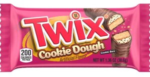 Шоколадний батончик Twix Cookie Dough Milk Chocolate, 39г