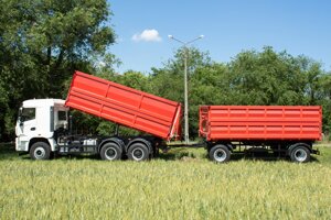 Автопоїзд зерновоз XCMG