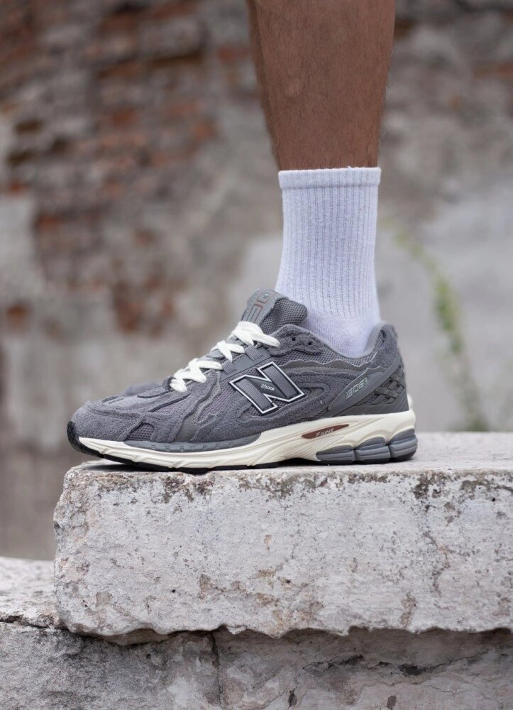 Чоловічі кросівки New Balance 1906 D Protection Pack grey від компанії Elektromax - фото 1