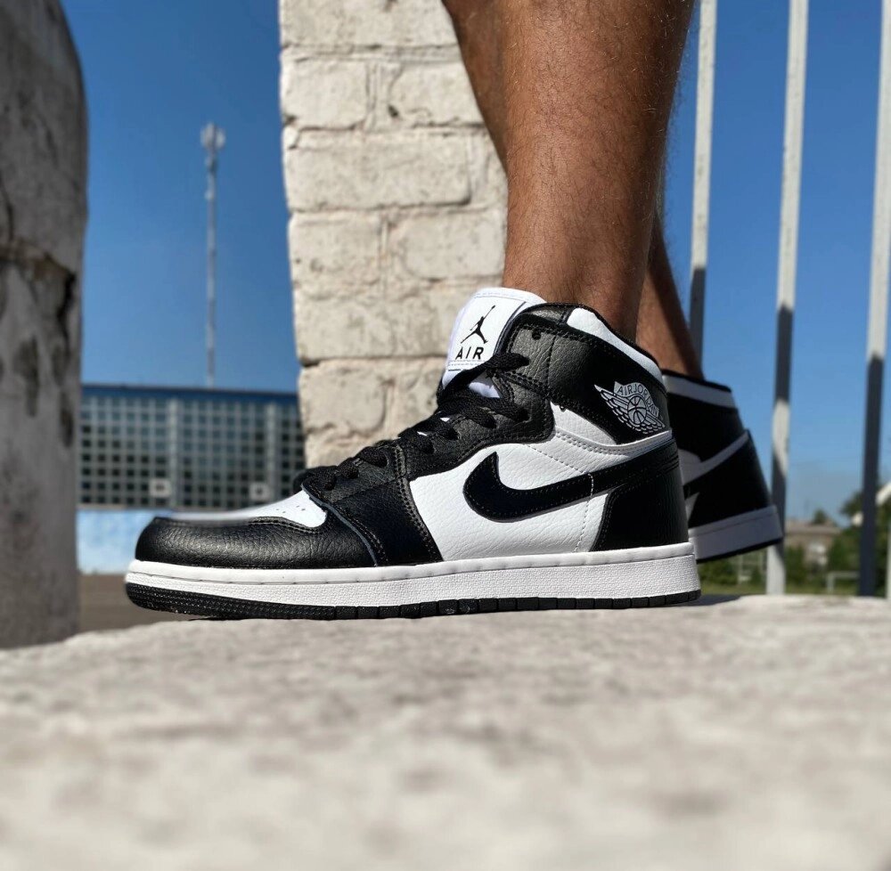 Чоловічі кросівки Nike air jordan 1 retro high black white від компанії Elektromax - фото 1