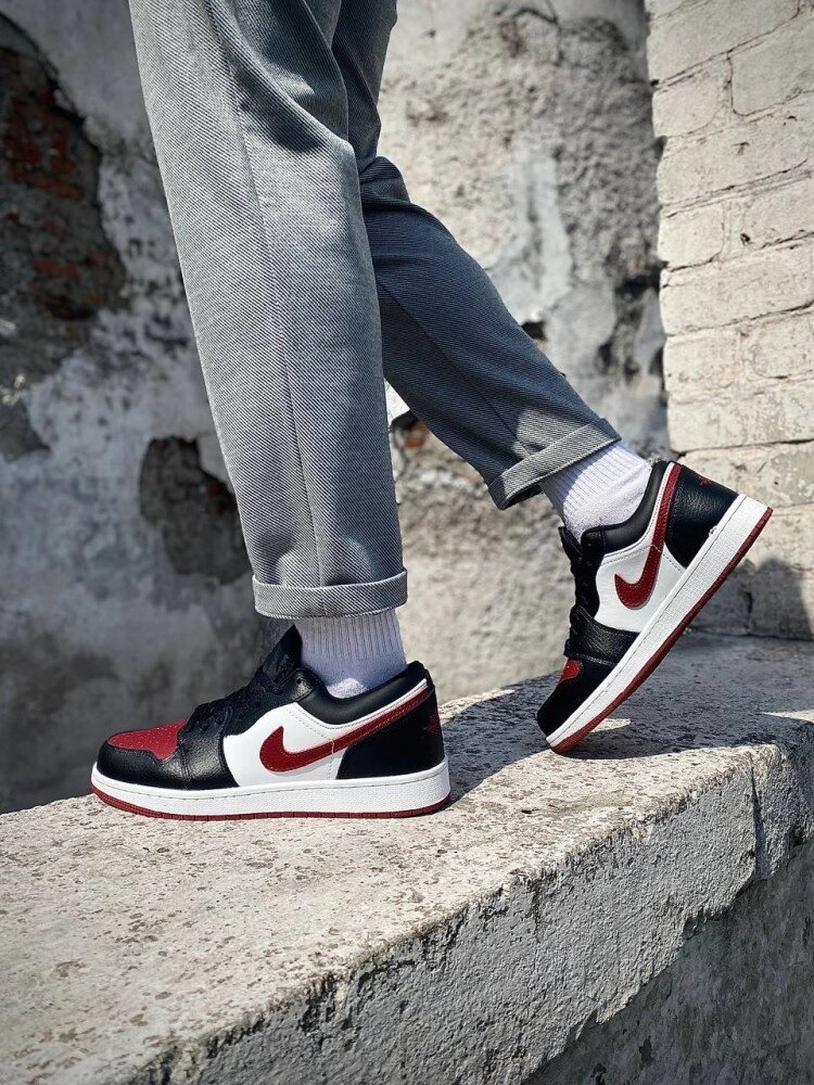 Чоловічі кросівки nike air jordan 1 retro low black/burgundy/white від компанії Elektromax - фото 1