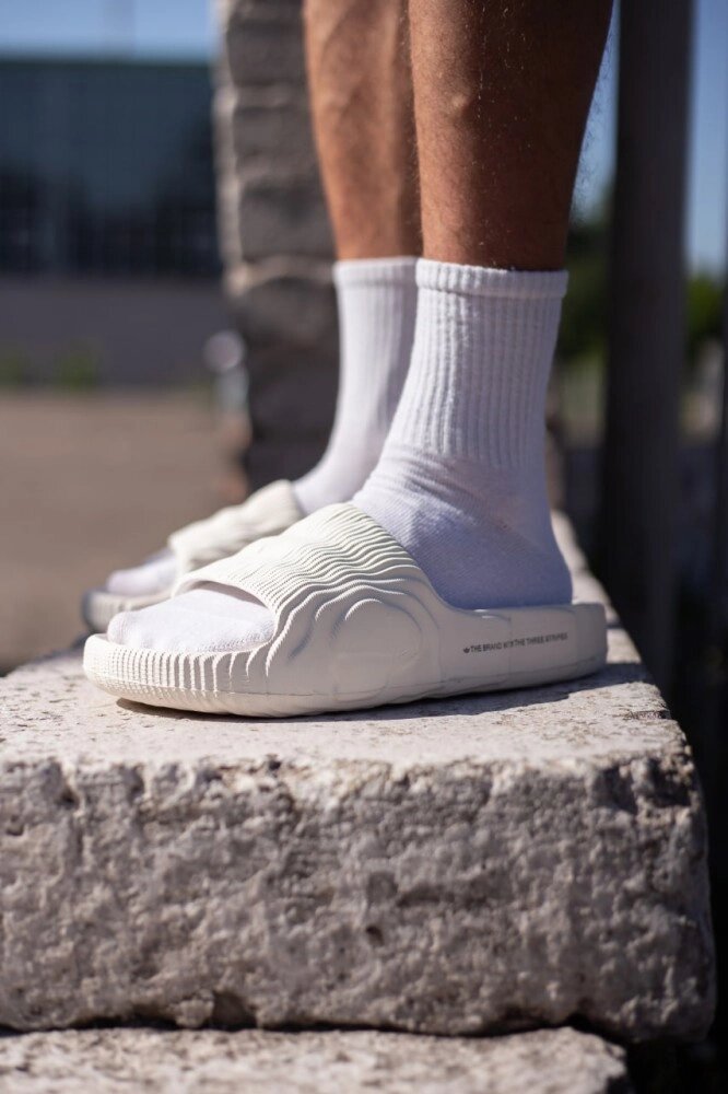 Чоловічі шльопанці Adidas Adilette 22 Milk від компанії Elektromax - фото 1