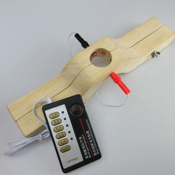 Electro-sex wooden penis / scrotum clamp - L від компанії Elektromax - фото 1