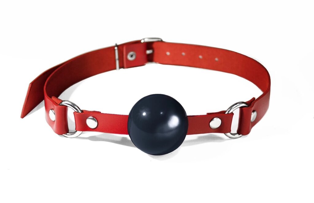 Кляп силіконовий Feral Feelings Silicon Ball Gag Red/Black, червоний ремінець, чорна кулька від компанії Elektromax - фото 1