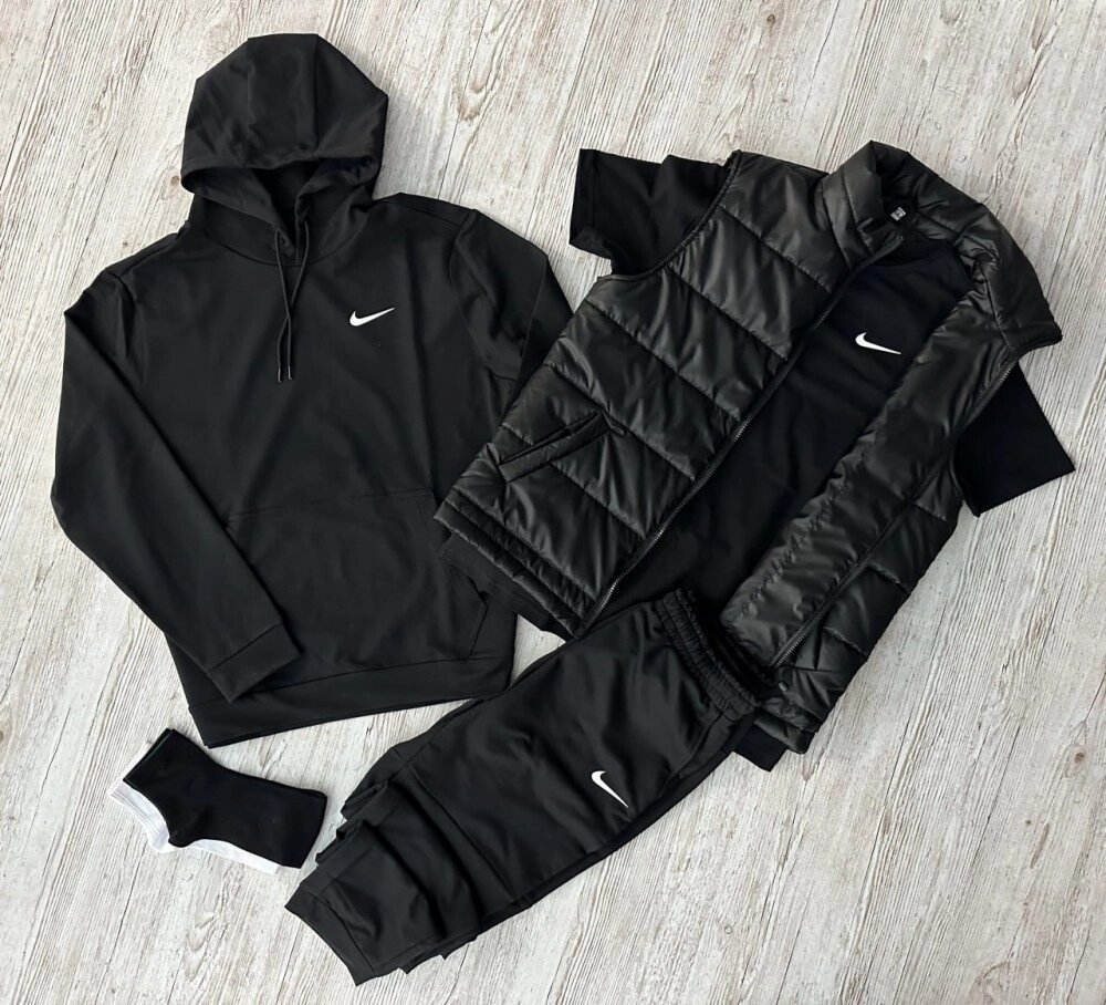 Комплект 5 в 1 Nike чорний худі + чорні штані + чорна жилетка + чорна футболка + 2 пари шкарпеток (чорні та білі) від компанії Elektromax - фото 1