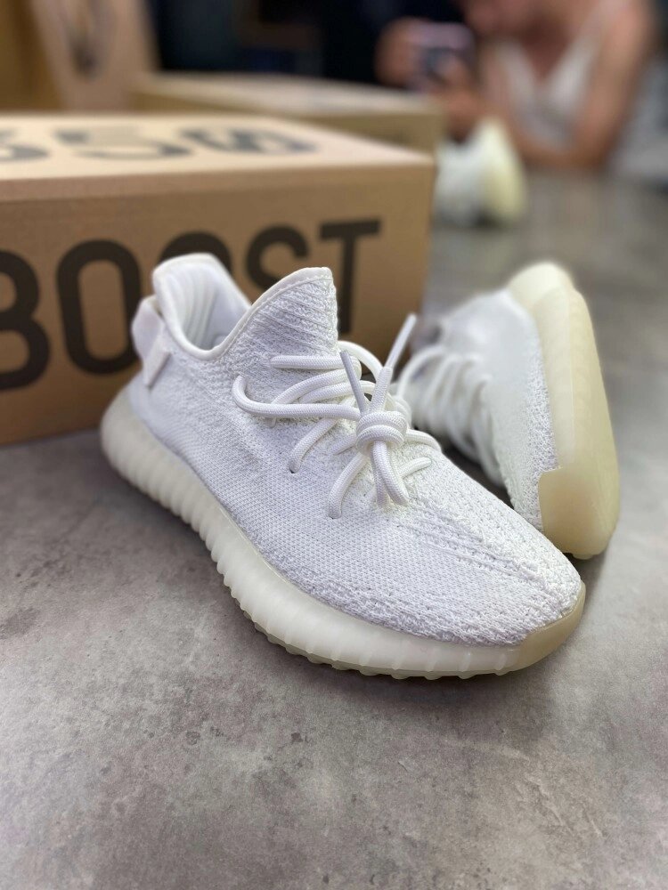 Кросівки Adidas Yeezy Boost 350 V2 Triple white  білі ob195 від компанії Elektromax - фото 1