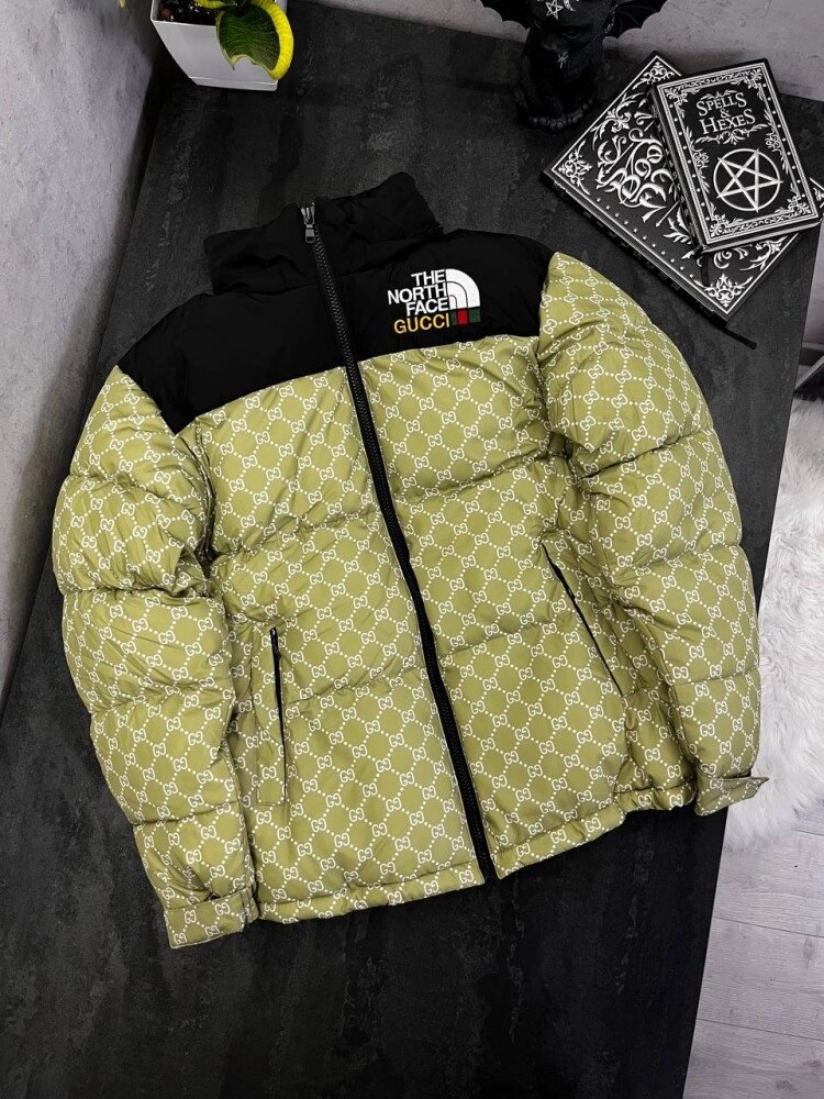 Куртка пухова TNF Gucci оливкова від компанії Elektromax - фото 1