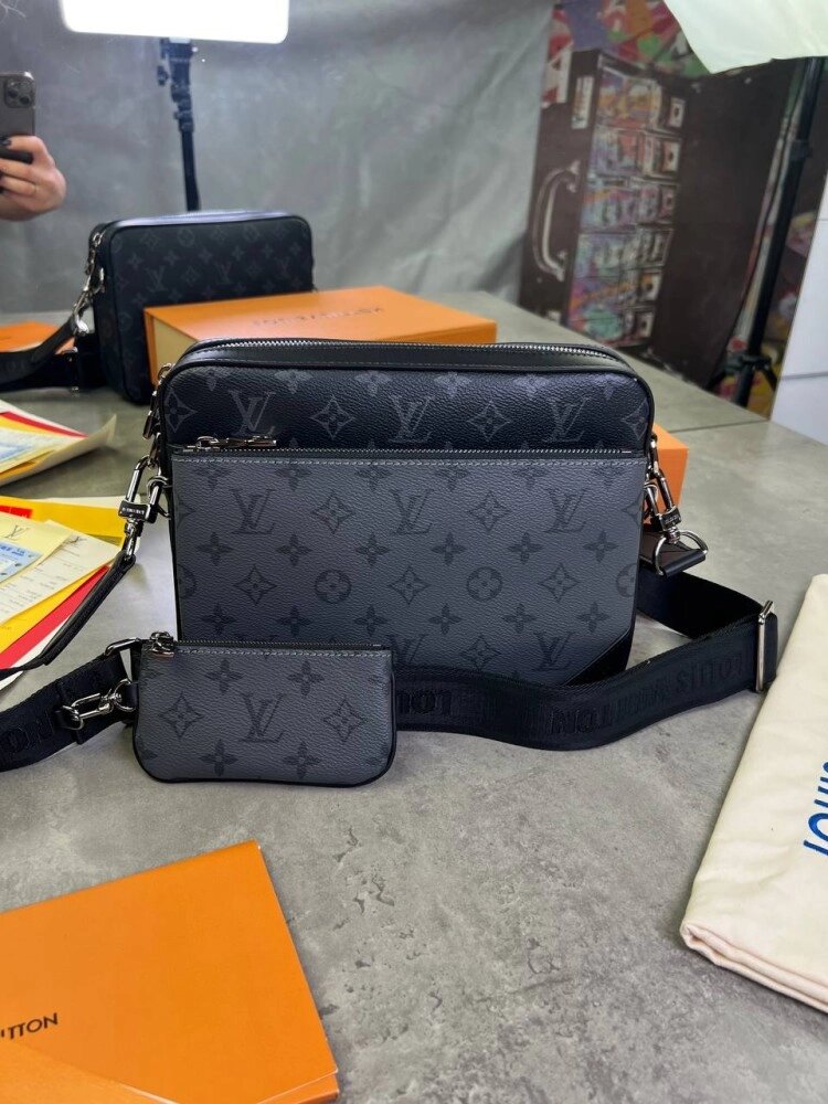 Месенджер Louis Vuitton Trio Monogram сірий с827 від компанії Elektromax - фото 1