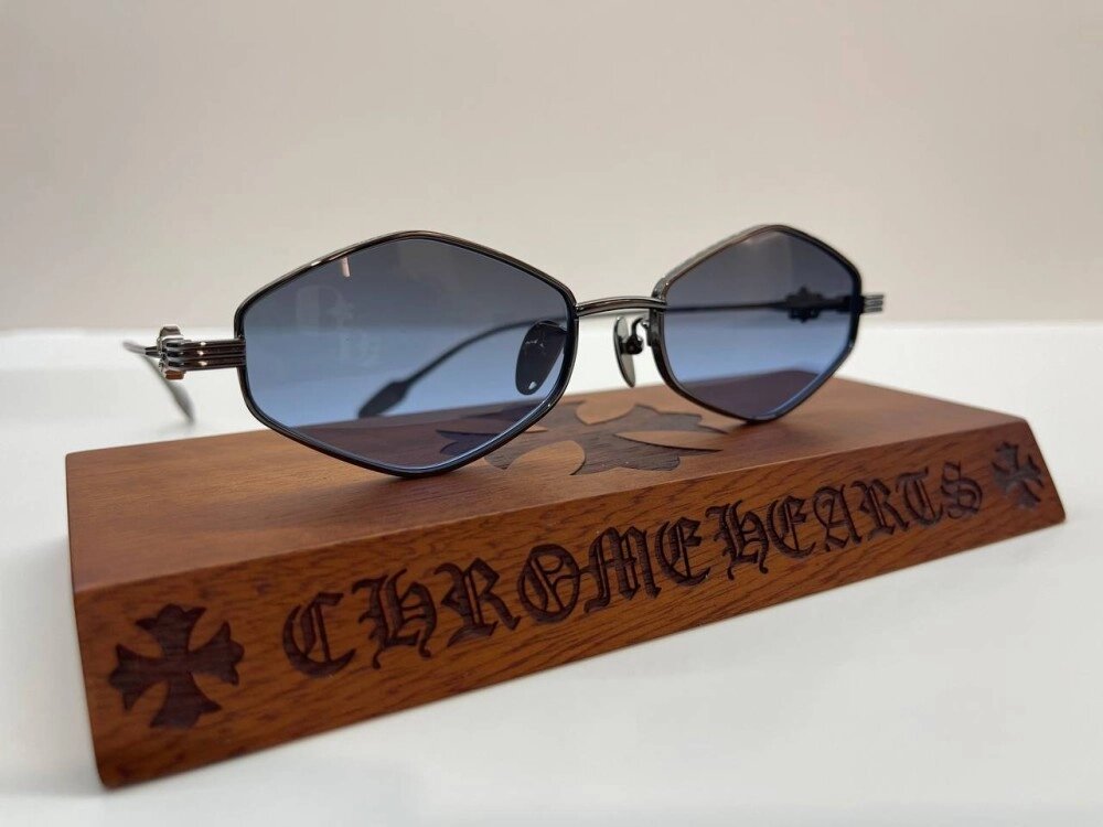 Окуляри Chrome Hearts 8286 в чорній оправі від компанії Elektromax - фото 1