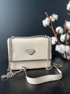 Жіноча сумка Prada Monochrome Saffiano beige