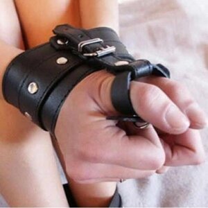 Шкіряні наручники з пальцями в Києві от компании Elektromax