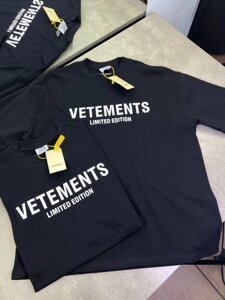 Футболка чорна Vetements Logo f651