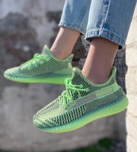 Жіночі кросівки adidas yeezy boost 350 лимонні в Києві от компании Elektromax